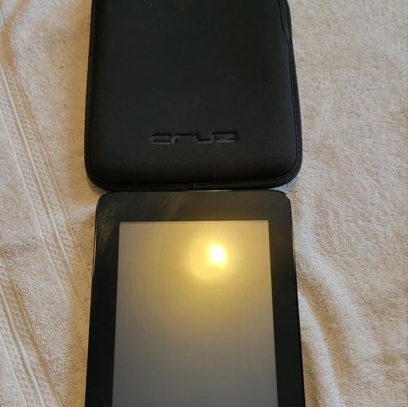 Cruz Reader - Picture 1 of 3